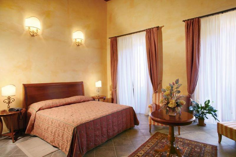 Hotel Palazzo Marzano برياتيكو الغرفة الصورة
